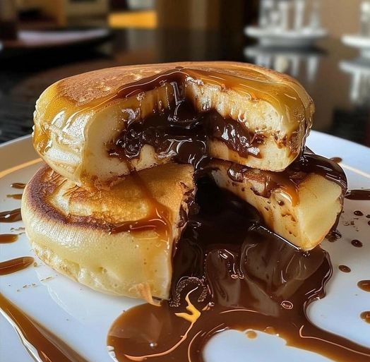 Fluffy Pancakes with Chocolate Filling