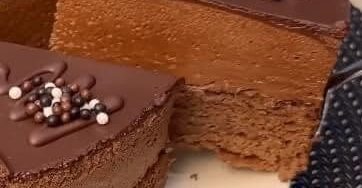 Chocolate Mousse Cake with Ganache