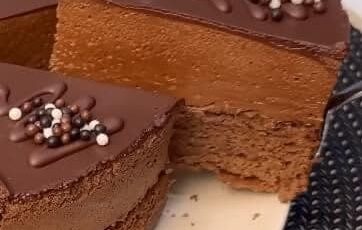 Chocolate Mousse Cake with Ganache