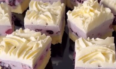 Blueberry Mascarpone Mousse Cake