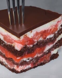 Strawberry Cream Cheese Delight Cake