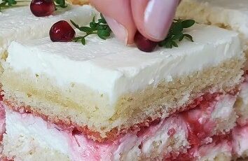 Strawberry Cream Cake