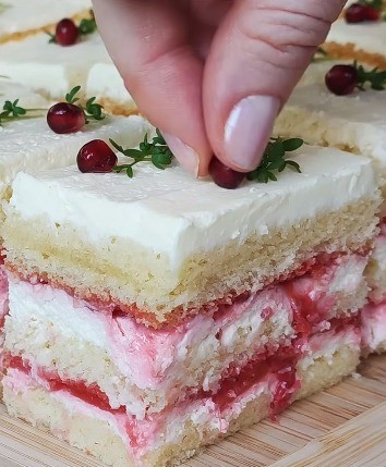 Strawberry Cream Cake