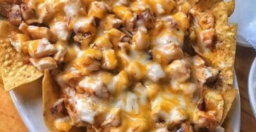 Crockpot Creamy Chicken Nachos