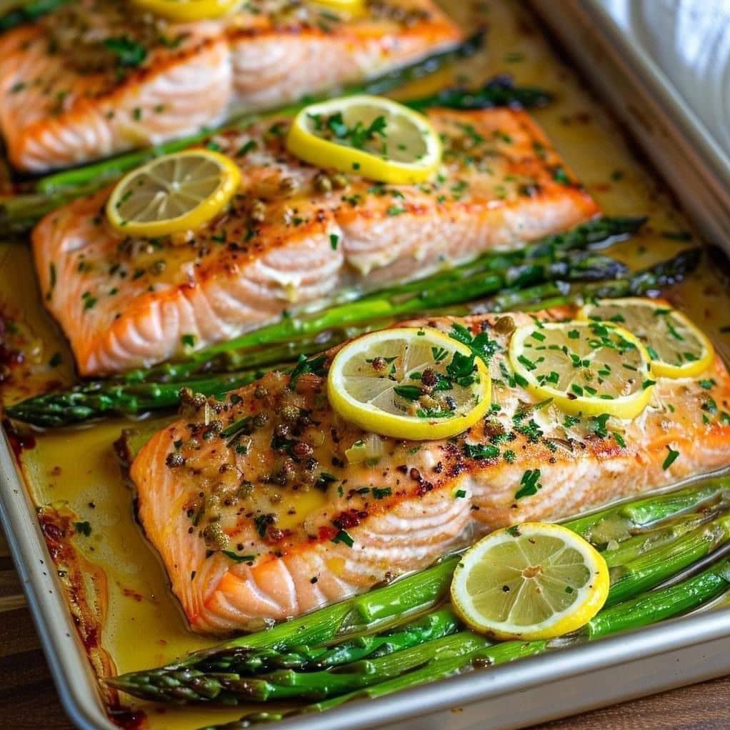 Baked Salmon in Foil with Asparagus