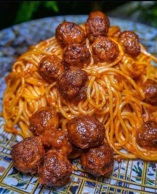 Spaghetti & Meatballs