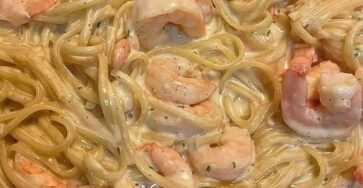 Spaghetti with Shrimp and White Sauce