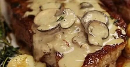 Steak with Creamy Mushroom Sauce