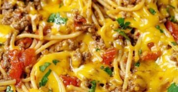 Crock Pot Spaghetti with Ground Beef and Cheese