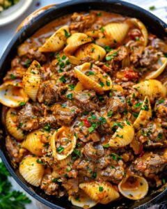 Luxurious Beef Pasta in a Creamy Garlic Sauce