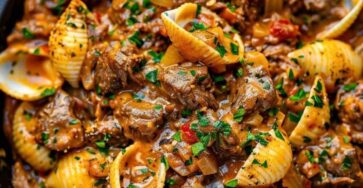 Luxurious Beef Pasta in a Creamy Garlic Sauce