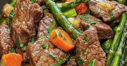 Garlic Beef and Asparagus Stir-Fry