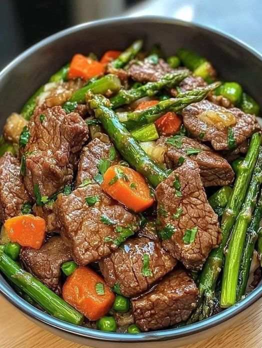 Garlic Beef and Asparagus Stir-Fry