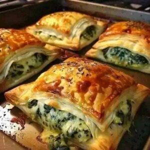  Spinach-stuffed pastry