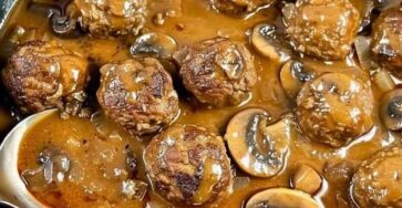 Salisbury Meatballs in Mushroom Gravy