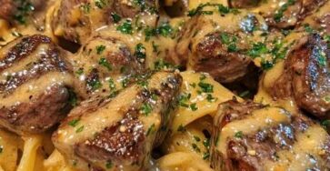 Creamy Garlic Butter Steak Bites with Pasta