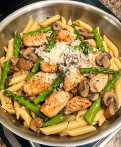 Creamy Mushroom and Asparagus Chicken Pasta