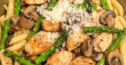 Creamy Mushroom and Asparagus Chicken Pasta